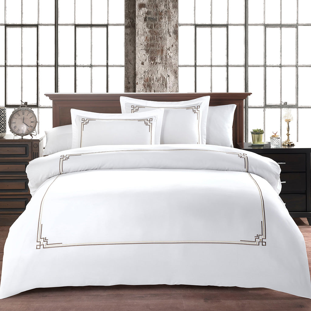 Luxury 100% Cotton Bed Linen Set in White-Brown Color – Soft and Breathable Fabric for a Comfortable Sleep